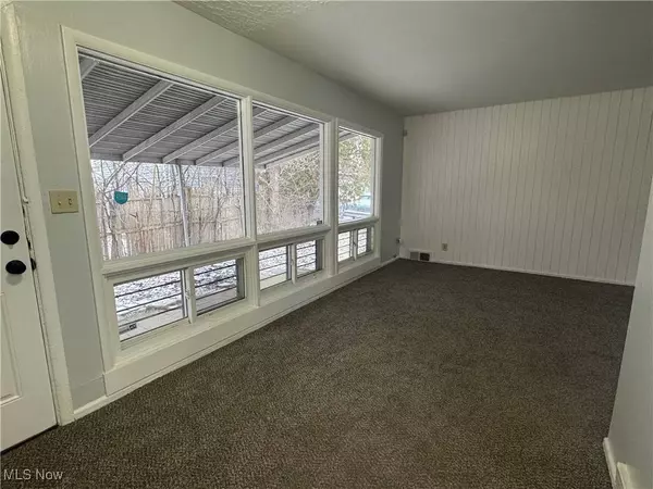 866 Warrington RD, Akron, OH 44320