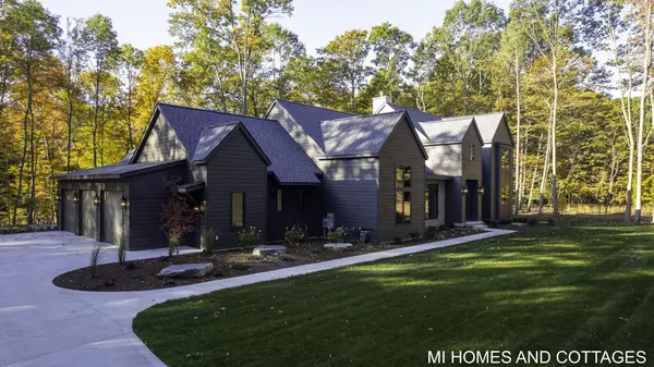 15654 River Trace, West Olive, MI 49460