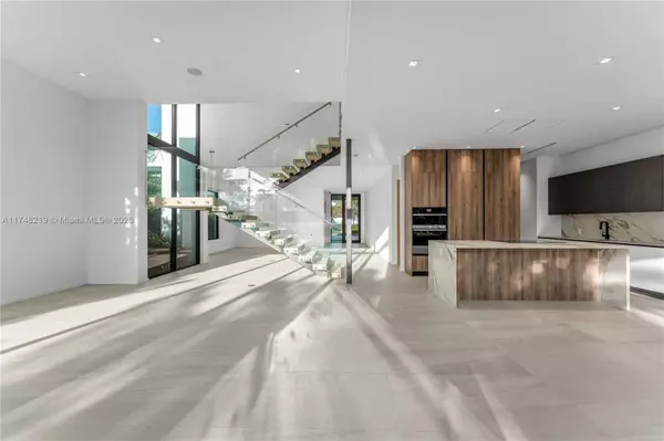 168 SW 20th Rd, Miami, FL 33129