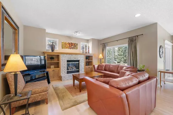 28 Arbour Vista WAY NW, Calgary, AB T3G 4R1