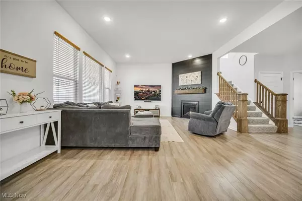 8908 Leatherleaf DR, Columbia Station, OH 44028