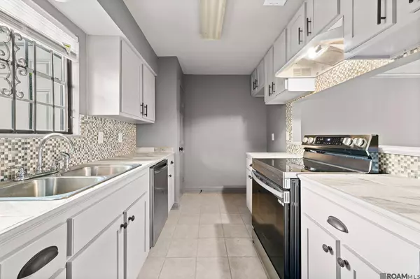 1765 Boulevard De Province ##B, Baton Rouge, LA 70816