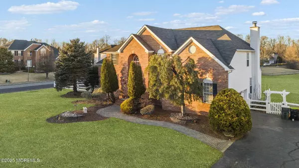 5 Lowery Lane, Marlboro, NJ 07746