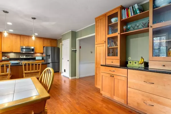 3 Richard Rd, Hopedale, MA 01747