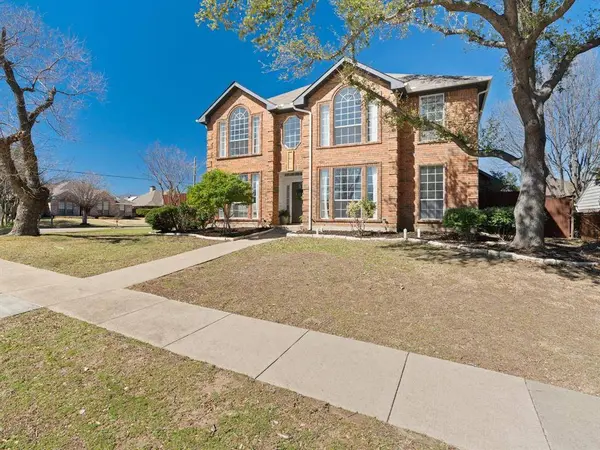 2101 Stonegate Drive, Carrollton, TX 75010