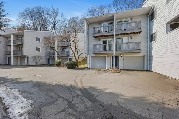 16 Rockmeadow Road #APT H, Norwalk, CT 06850
