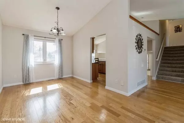 8912 Ridgeview Drive, Johnston, IA 50131