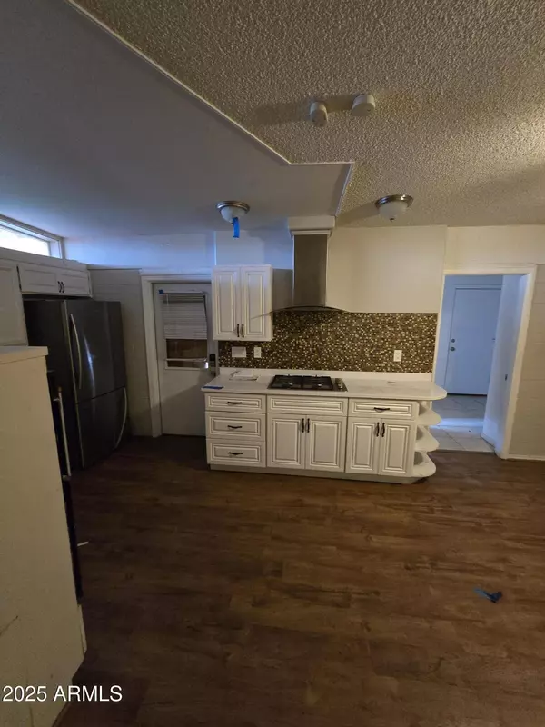 8727 N 35TH Drive, Phoenix, AZ 85051