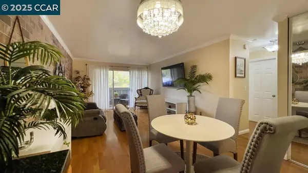 900 Southampton Rd #4, Benicia, CA 94510