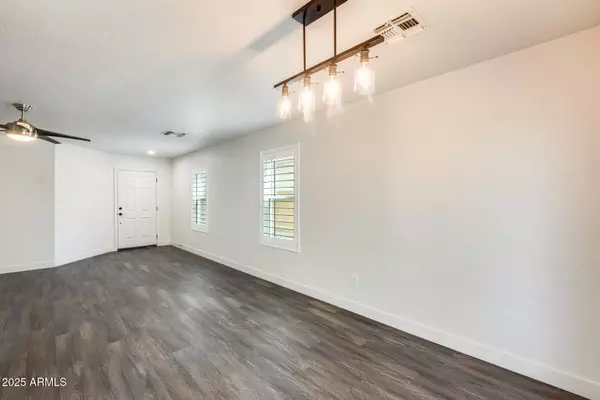 11229 E EMELITA Avenue, Mesa, AZ 85208