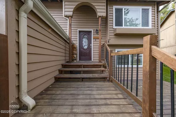 18452 Jude Island CIR, Eagle River, AK 99577