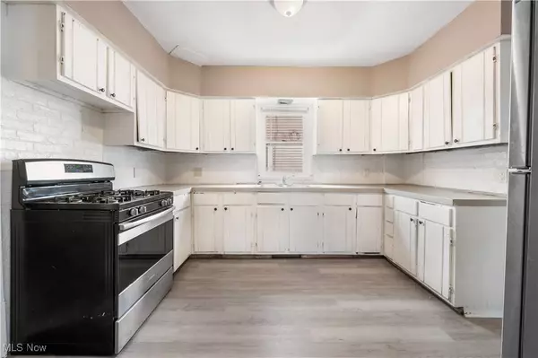 812 Kling ST, Akron, OH 44311