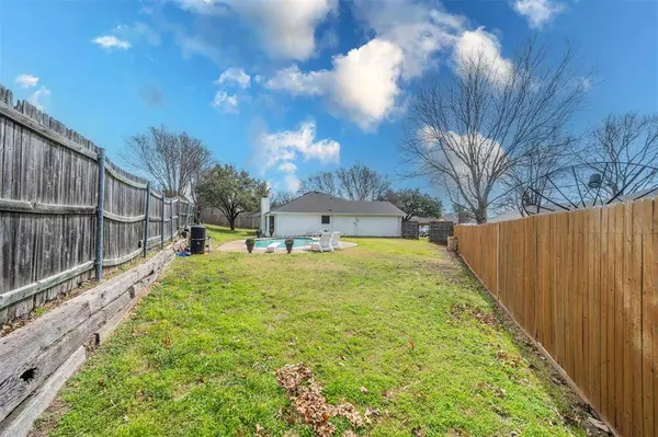 7421 Shady Hollow Court, North Richland Hills, TX 76182