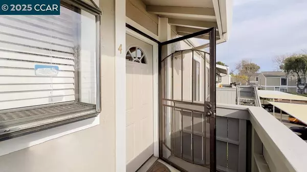 900 Southampton Rd #4, Benicia, CA 94510