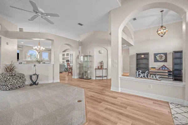 531 Carson Dr, Pensacola, FL 32507