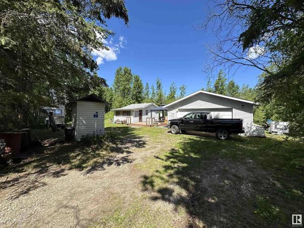 2 4418 HWY 633, Rural Lac Ste. Anne County, AB T0E 0L0