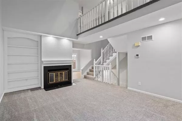 12525 Broadmoor ST, Overland Park, KS 66209