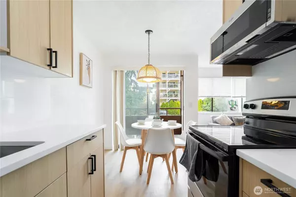 2100 N 106th ST #305, Seattle, WA 98133