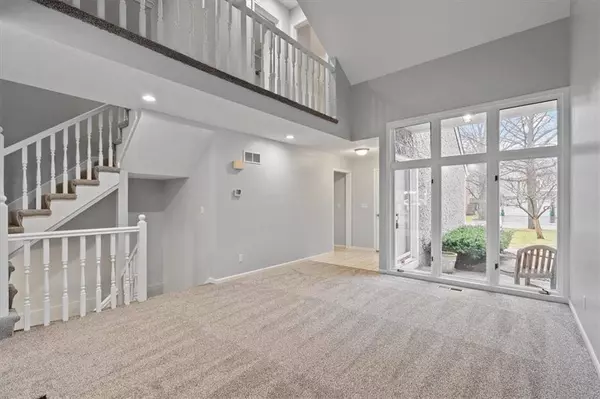 12525 Broadmoor ST, Overland Park, KS 66209