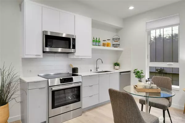 710 11th AVE E #D, Seattle, WA 98102