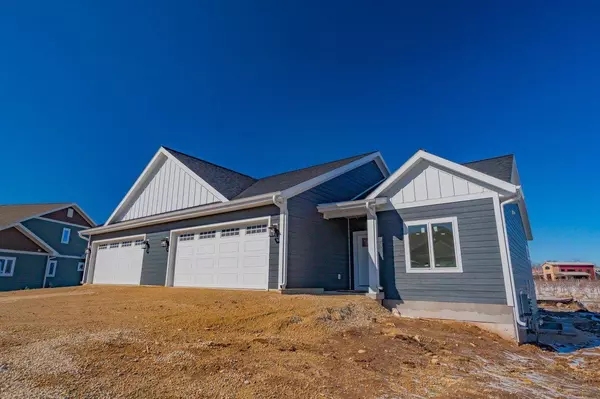 809 Vineyard Court, Cambridge, WI 53523-0000