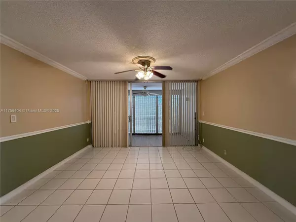 920 NE 199th St #4J, Miami, FL 33179