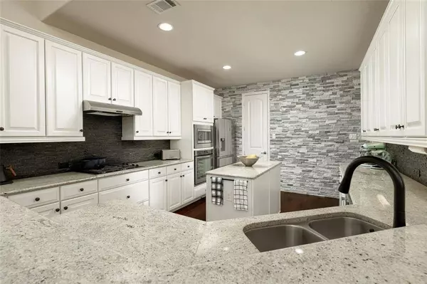 1717 Goldenrod Lane, Keller, TX 76248