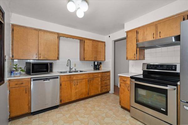 218 N Calvin Rd, Spokane, WA 99216