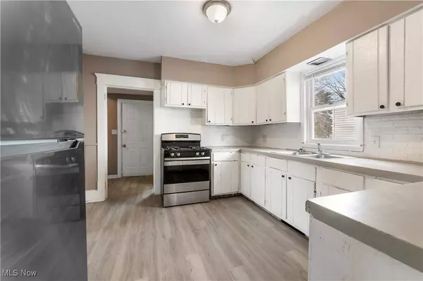 812 Kling ST, Akron, OH 44311