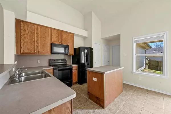 8832 Wayne Street, Cross Roads, TX 76227