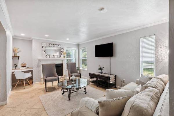 2201 Park Hill Drive, Fort Worth, TX 76110
