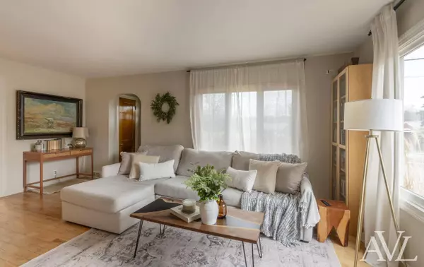 6548 Burton SE Street, Grand Rapids, MI 49546