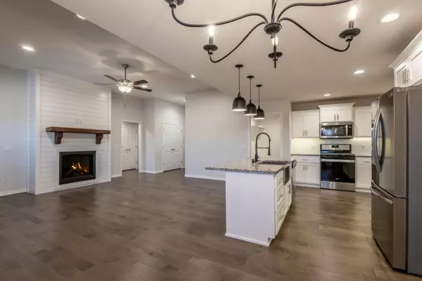 506 N Stella CT, Willard, MO 65781