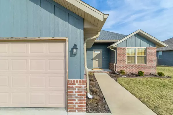 506 N Stella CT, Willard, MO 65781