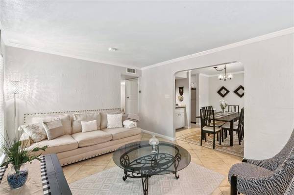 2201 Park Hill Drive, Fort Worth, TX 76110