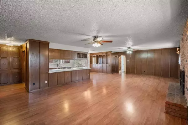 510 Edgehill Road, Joshua, TX 76058