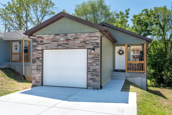 314 W College Street, Branson, MO 65616