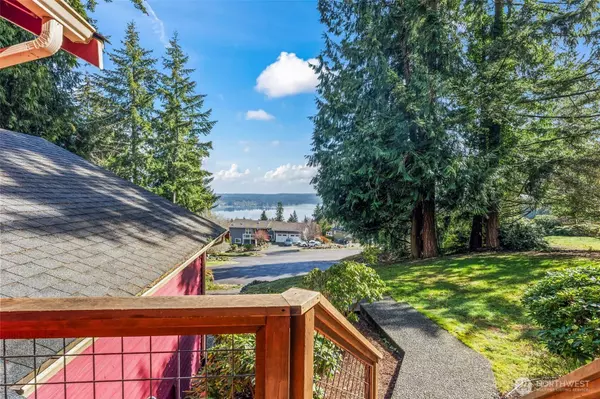 5055 NW Terrace View DR, Bremerton, WA 98312