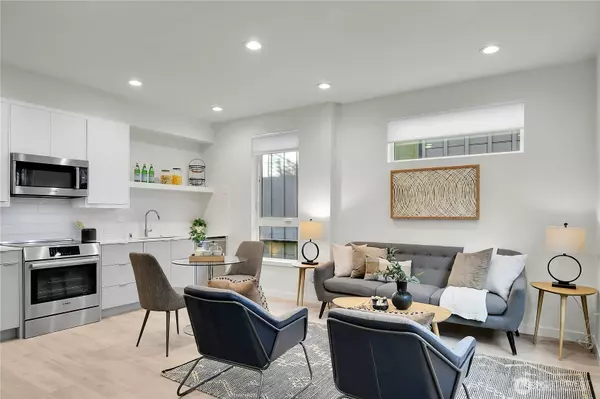 710 11th AVE E #D, Seattle, WA 98102