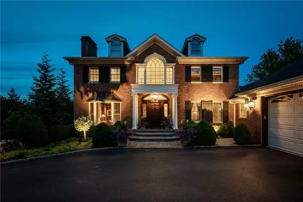 18 Kingwood LN, Poughkeepsie, NY 12603