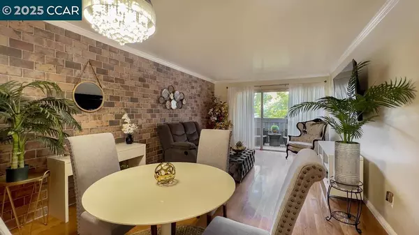 900 Southampton Rd #4, Benicia, CA 94510