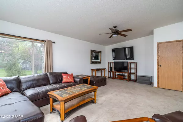 12555 MAPLE LAKE DR SE, Mentor, MN 56736