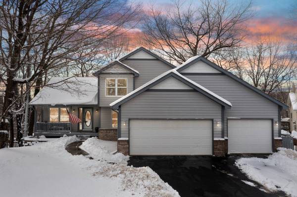 14900 Timberglade CIR NE, Prior Lake, MN 55372