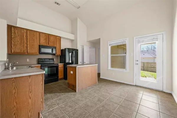 8832 Wayne Street, Cross Roads, TX 76227