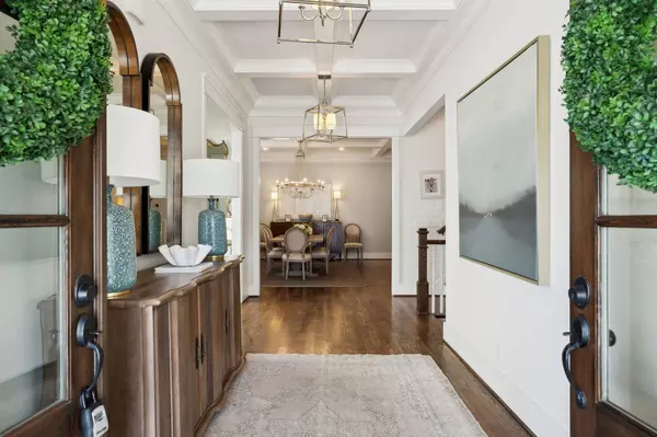 2254B Castleman Dr, Nashville, TN 37215