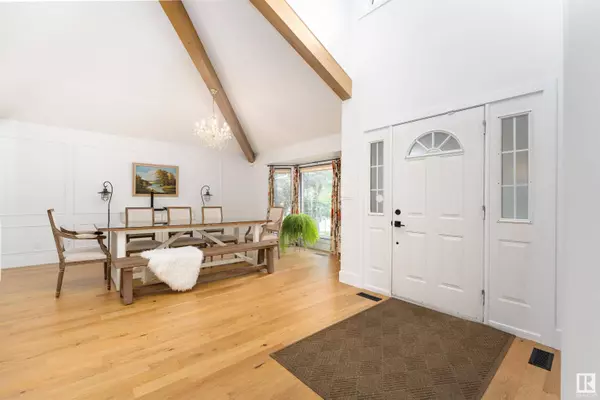 911 BLACKETT WD SW, Edmonton, AB T6W 1A9