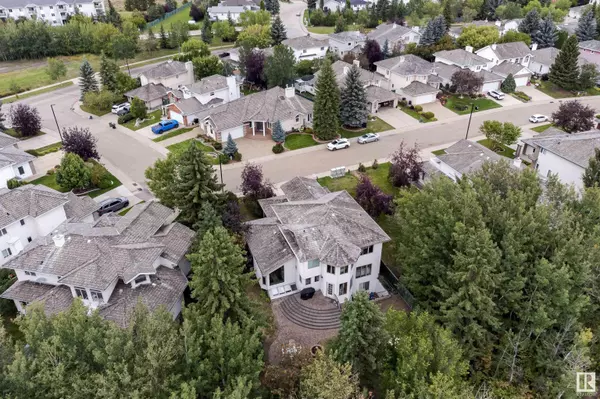 911 BLACKETT WD SW, Edmonton, AB T6W 1A9