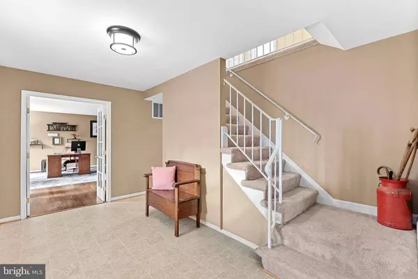 8129 BLANDSFORD DR, Manassas, VA 20111