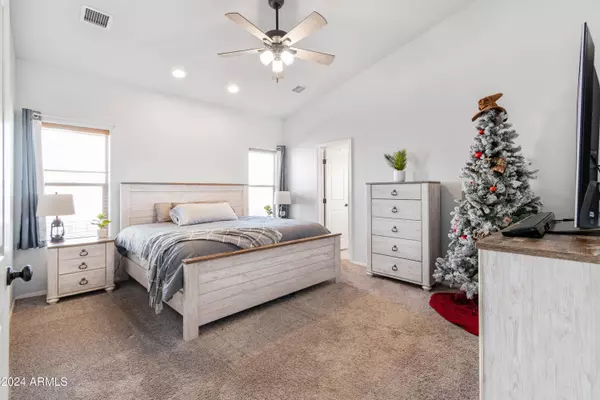 1981 N PEBBLE BEACH Drive, Show Low, AZ 85901