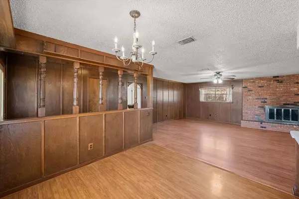 510 Edgehill Road, Joshua, TX 76058